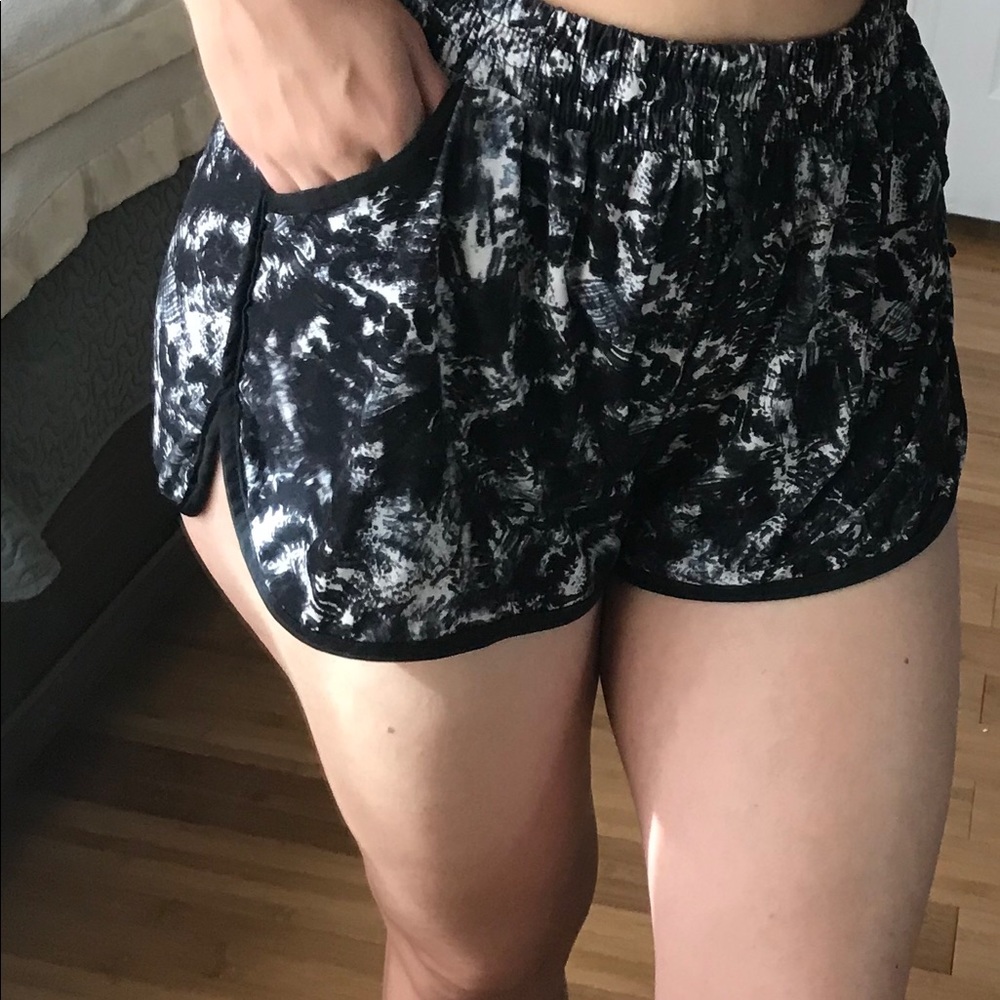 Shorts - Picture 2 of 4